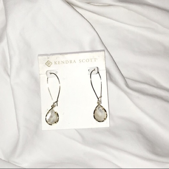 Kendra Scott Earrings - Picture 2 of 3